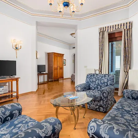 Miramar Hotel