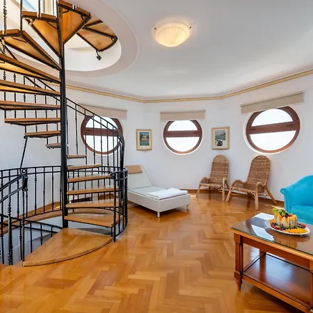 Szálloda Miramar 4*