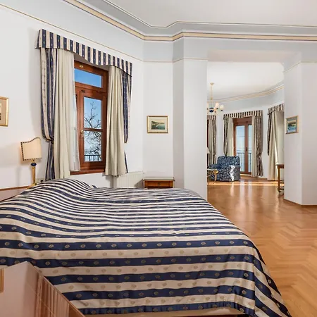 Miramar Otel 4*