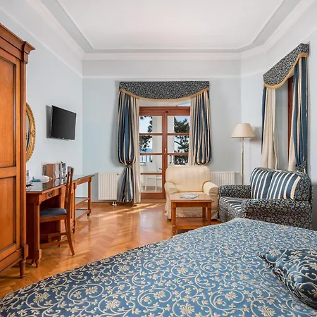 Miramar Otel 4*